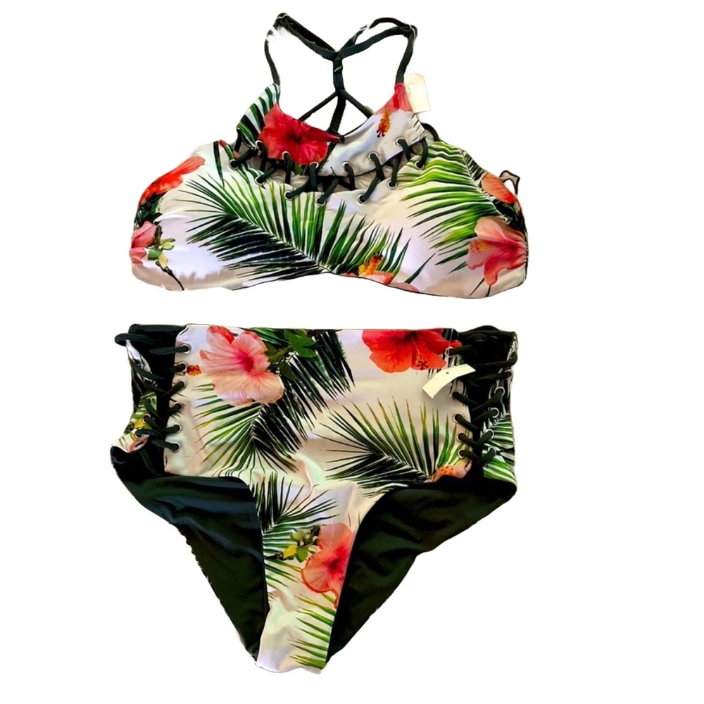 NWT Coastal Waves Swimsuit Bikini Set